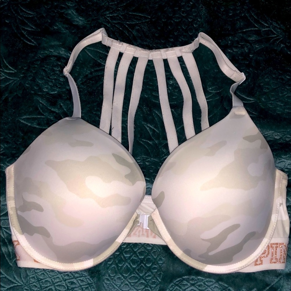 36DD VICTORIAS SECRET BRA NEVER BEEN WORN
